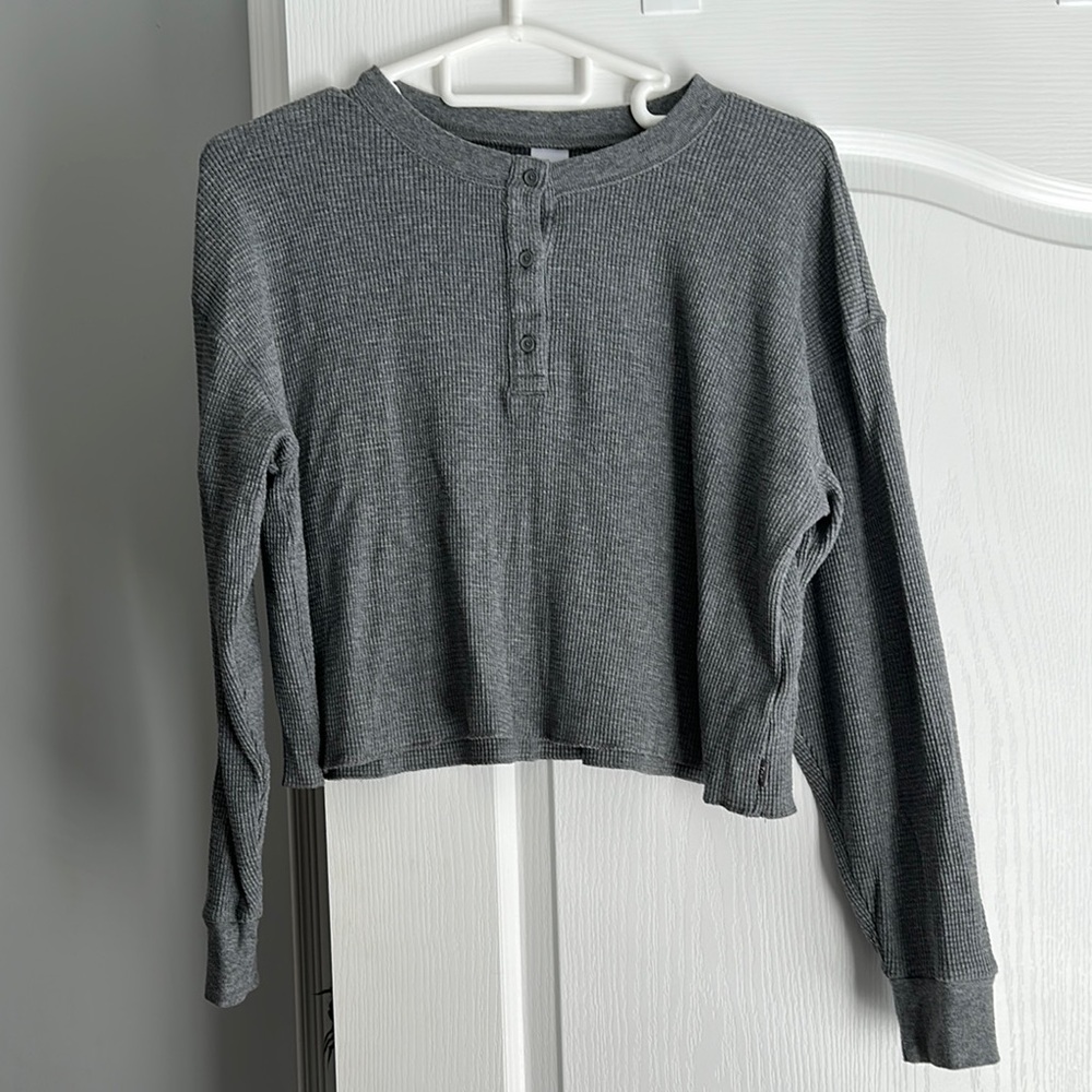 Aritzia TNA Cropped Henley Long Sleeve